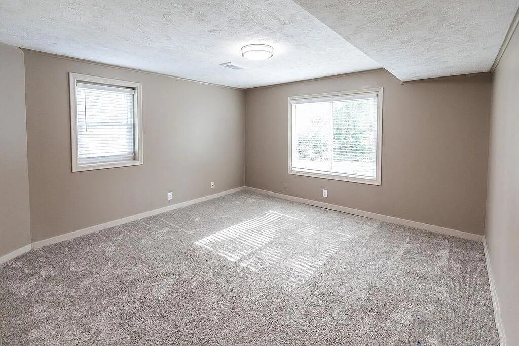 Building Photo - 2535 Saint Thomas Dr