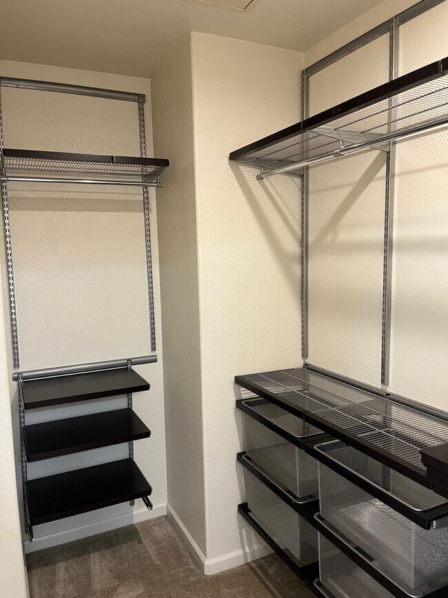 Building Photo - Stylish Willow Glen Townhome with Dual Master Suites, High Ceilings & Modern Upgrades!