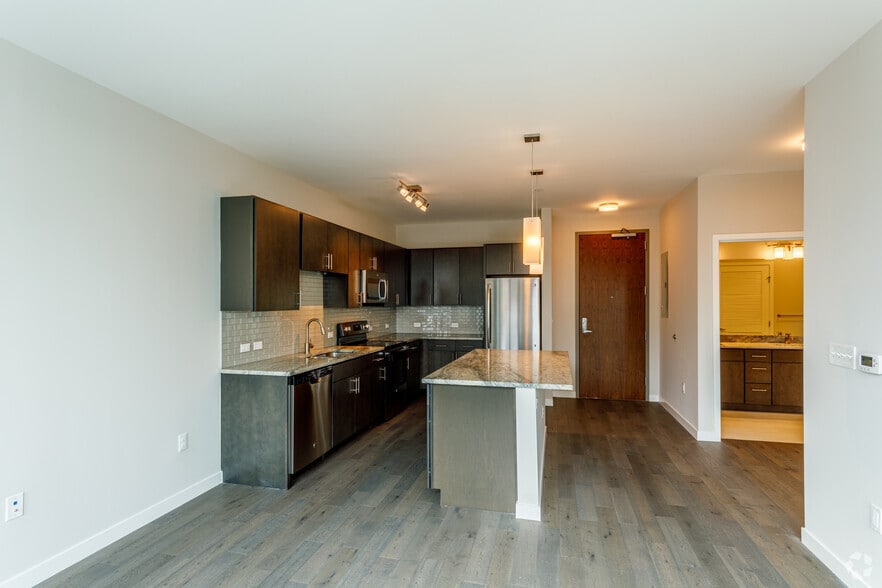 1BR, 1BA - 1F - The Quincy