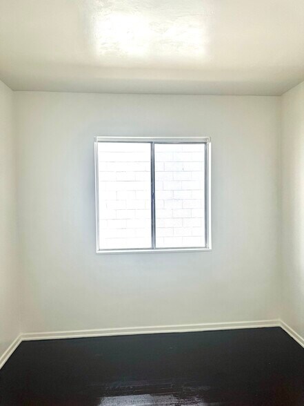 Bedroom - 13429 Beach Ave