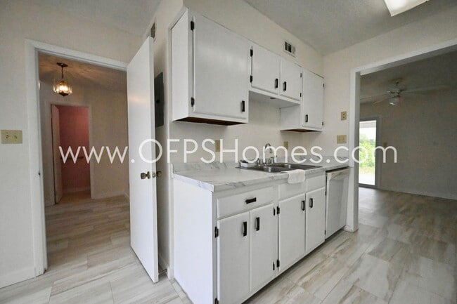 Building Photo - 1209 Quail Lake Blvd