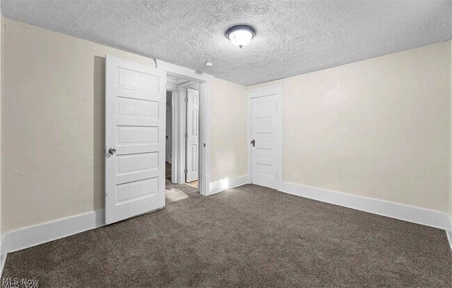 Building Photo - 374 Gibbs Pl