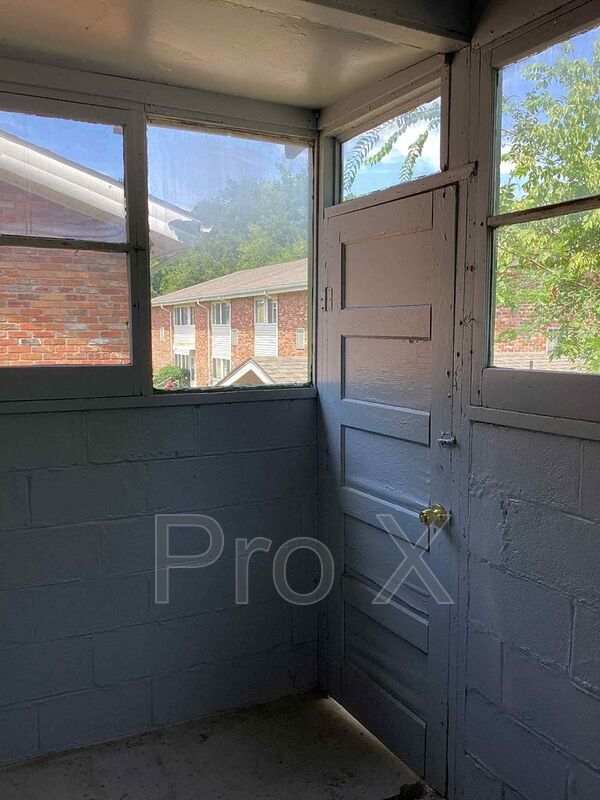Building Photo - 349 S Wood St