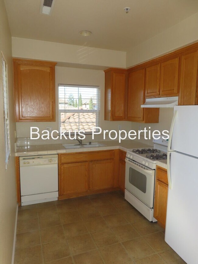 Building Photo - 11 Huerta Ave