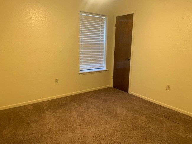 Building Photo - Large 3 bedroom Home in Twin Oaks-Wylie!