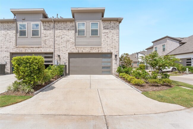 Primary Photo - 16654 Texas Hill Country Rd