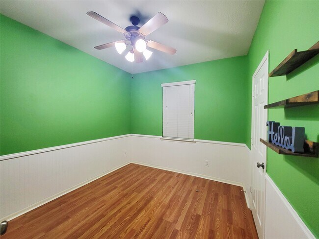 Building Photo - 7334 Jacobs Well Dr