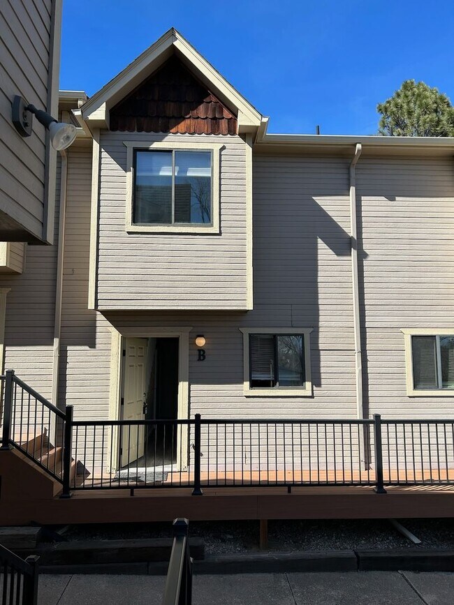 Primary Photo - Available NOW, 2 bedroom townhome w/ AC - ...