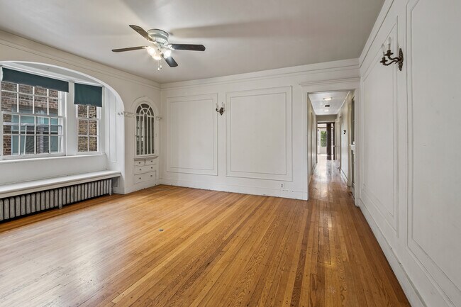 Building Photo - 3006 W Logan Blvd