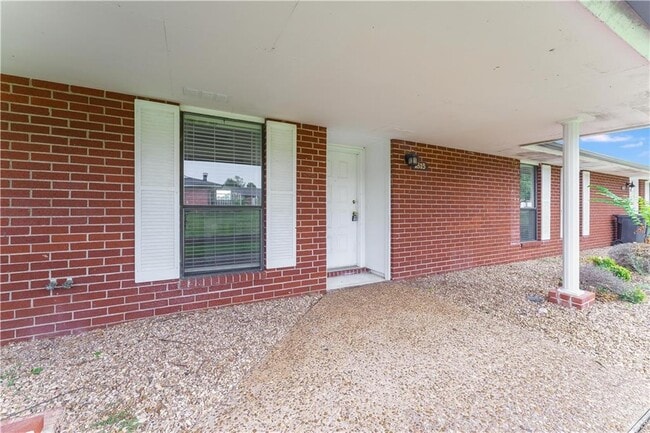 Building Photo - 1815 S 13th Pl