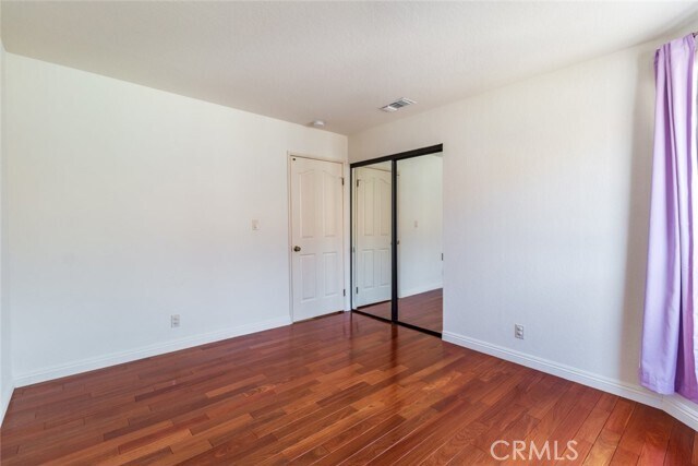 Building Photo - 514 N Isabel St