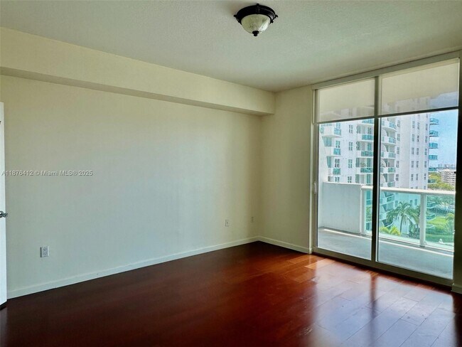 Building Photo - 7900 Harbor Island Dr