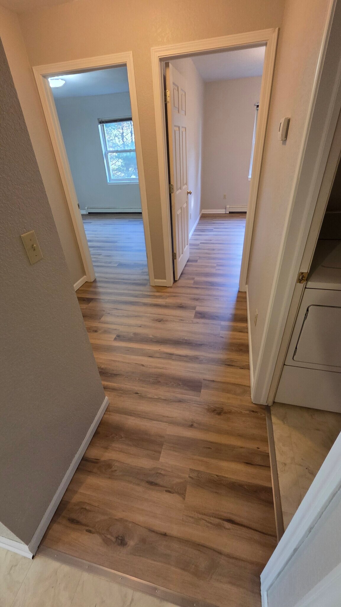 Building Photo - 433 Clinton Ct