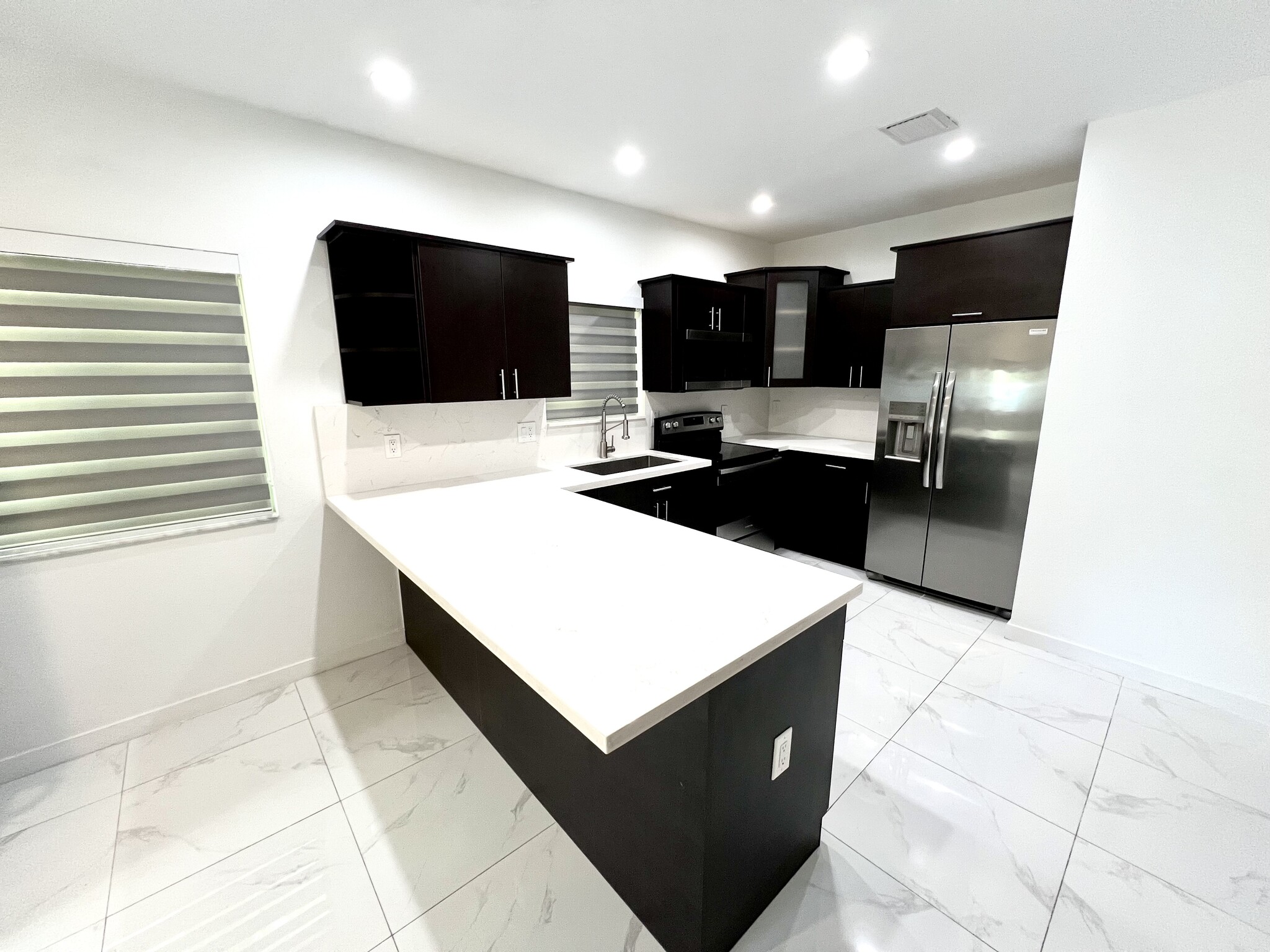 Building Photo - 1987 NW 49th St