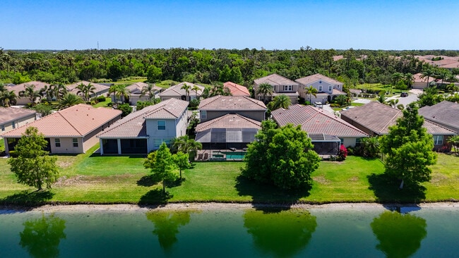 Building Photo - 3009 Esmeralda Dr