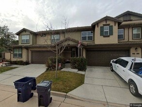 Building Photo - 3 Bedroom, 2.5 Bathroom Condominium in Dov...