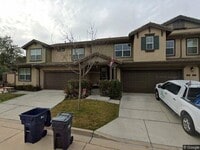 Building Photo - 3 Bedroom, 2.5 Bathroom Condominium in Dov...