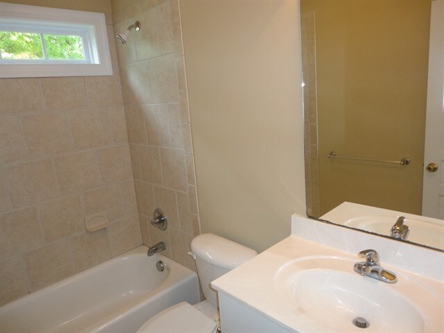 Building Photo - 5810 Colonial Dr