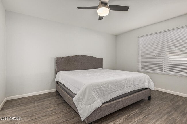 Building Photo - 7714 E Wilshire Dr