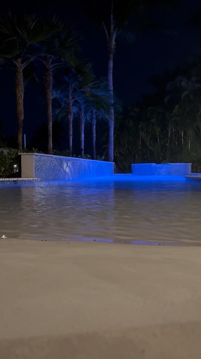 Building Photo - 959 Eve St