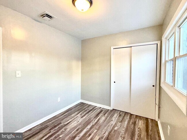 Building Photo - 5233 Kerger Rd