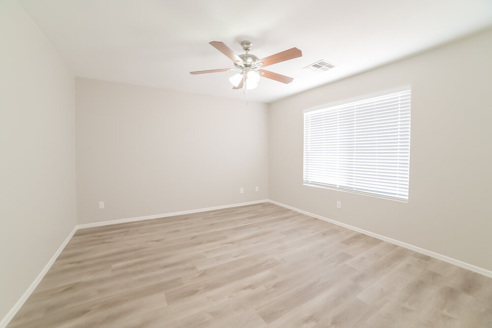 Building Photo - 12557 W Mandalay Ln