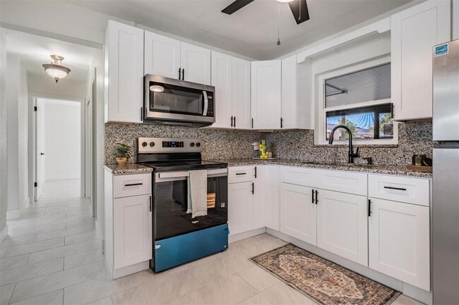 Building Photo - 6472-6113 113th St North