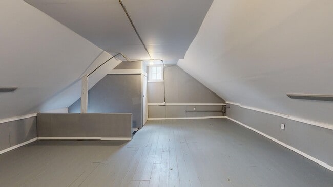 Building Photo - ** AVAILABLE OCTOBER 2025 *** Old Brooklyn...