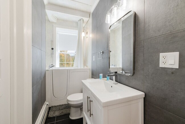 Building Photo - 64 Montebello Rd