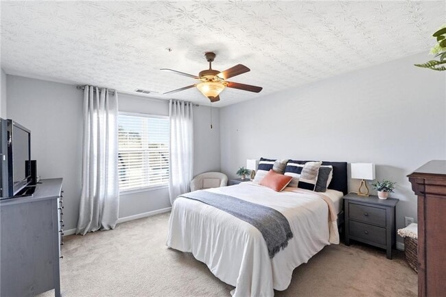 Building Photo - 410 Lantern Ln