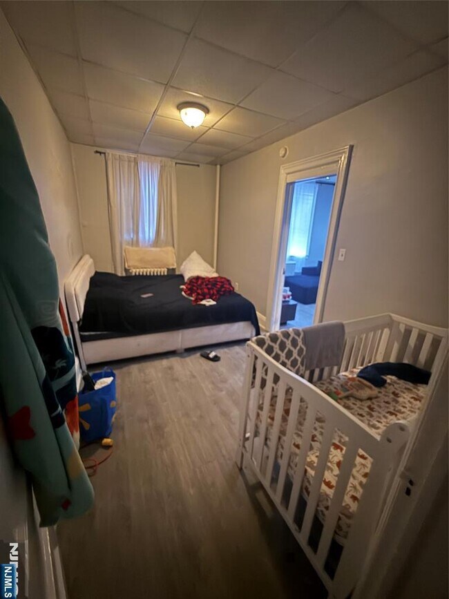 Building Photo - 322 Anderson Ave