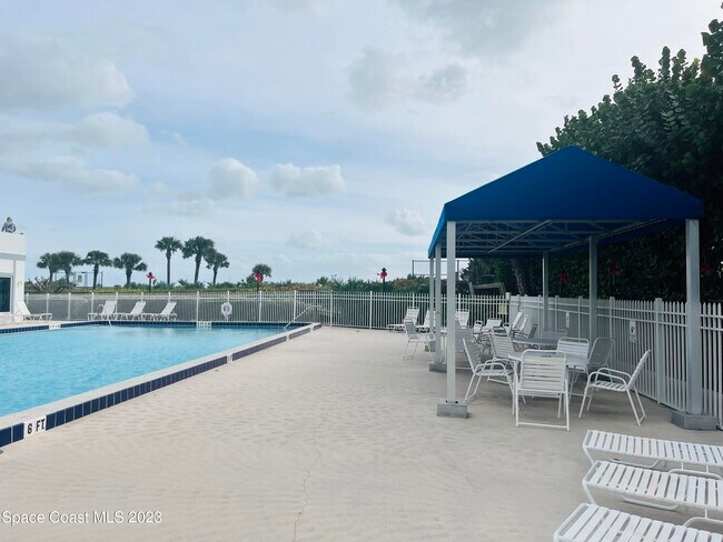 Building Photo - 625 Ocean Park Ln