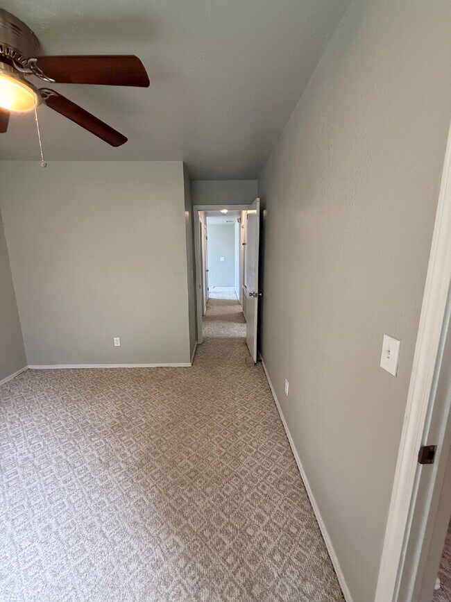 Building Photo - Spacious 4-Bedroom Yukon Home Full of Char...