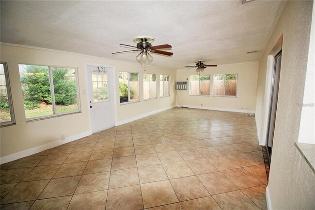 Building Photo - 610 Wilshire Dr