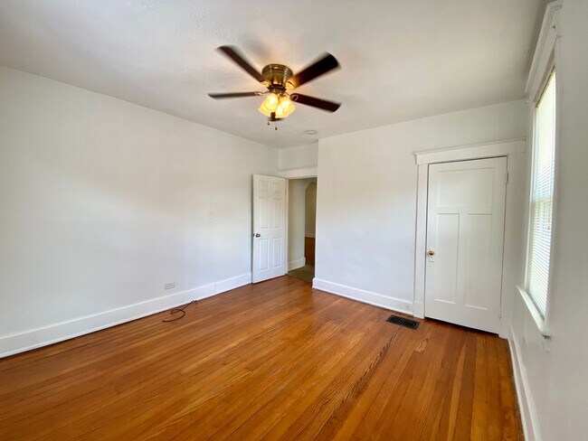 Building Photo - Charming 3 Bed/ 2 Bath in the Heart of Oakley Only $2675/mo!