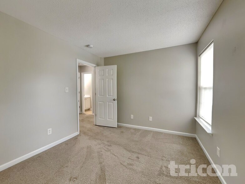 Building Photo - 4812 Silverdene St