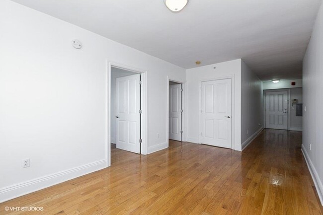 Building Photo - 809-815 22nd St