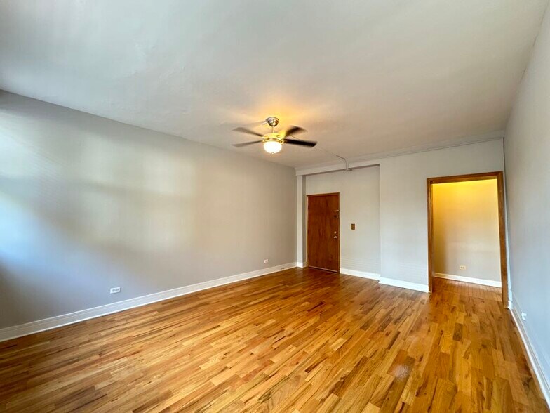 Building Photo - 1034 W George St