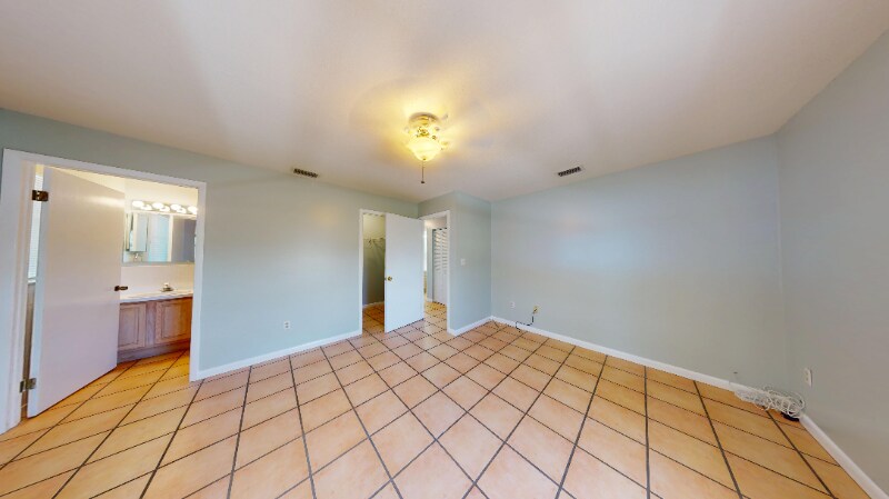 Building Photo - 133 W Cahill Ct