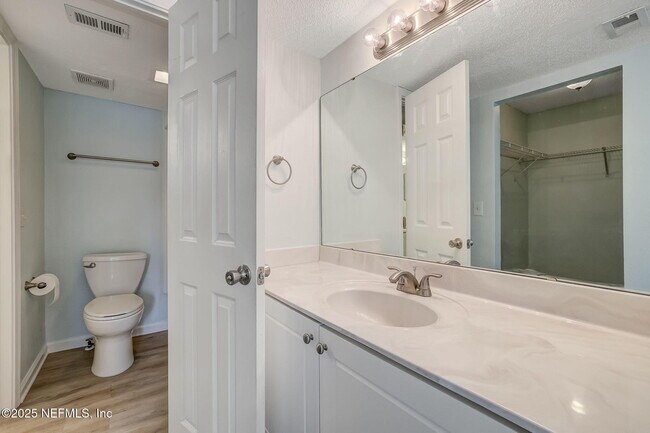 Building Photo - 6561 Mission Ct