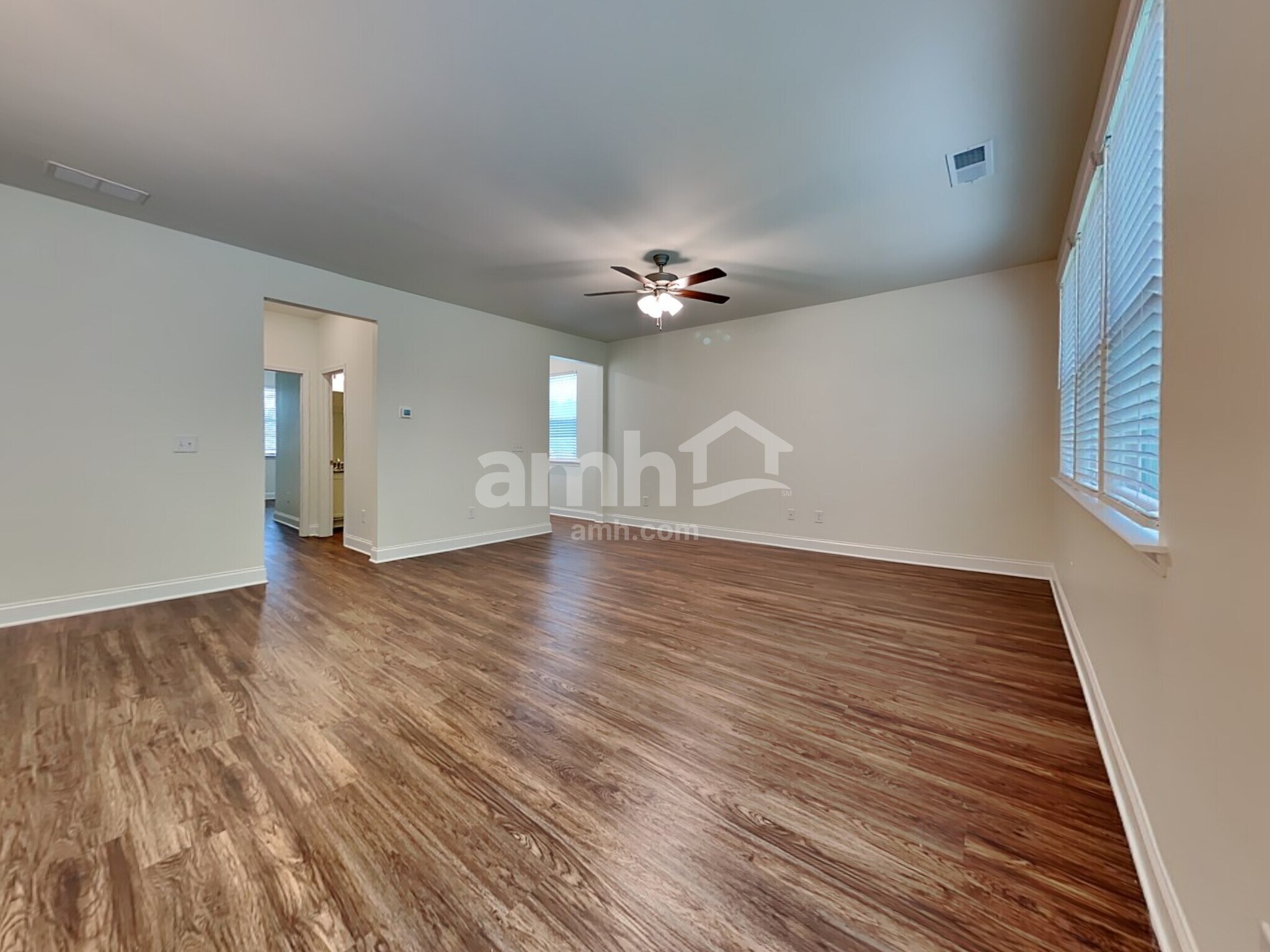 Building Photo - 574 Slew Dr
