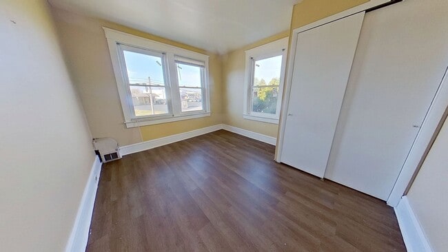 Building Photo - Single-Family 2-Story Home with Utilities Included