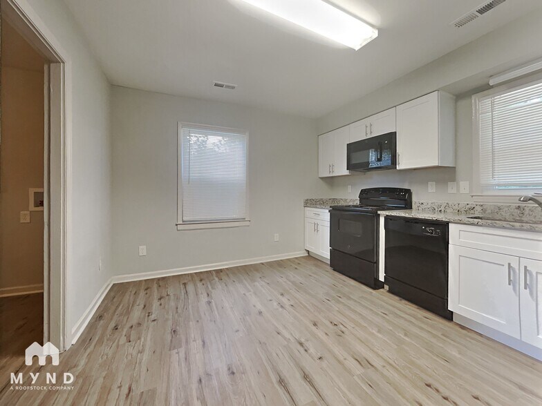 Building Photo - 3400 Pine Meadow Dr