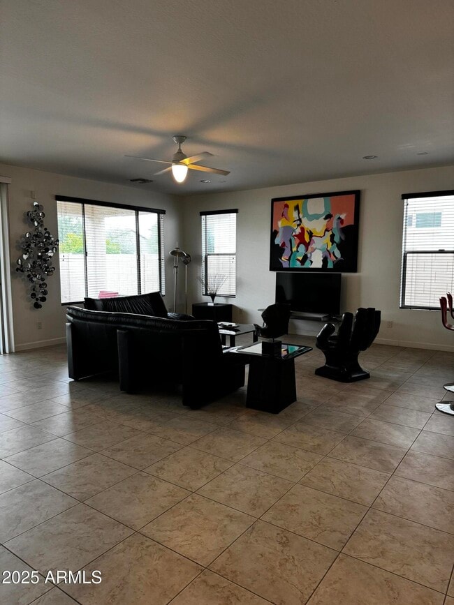 Building Photo - 2572 N 165th Dr