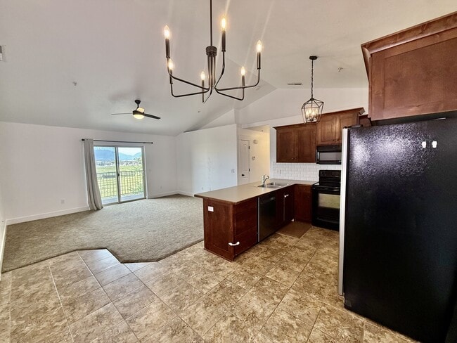 Building Photo - 1045 S 1700 W