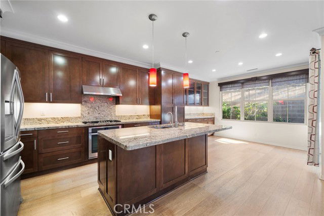 Building Photo - 206 Bancroft