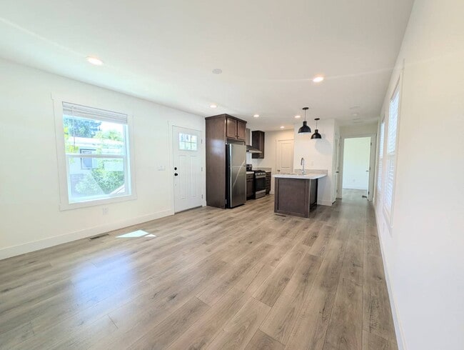 Building Photo - 400 Sulphur Bank Dr