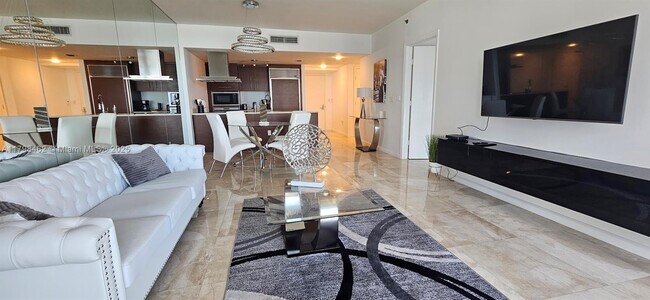 Building Photo - 495 Brickell Ave