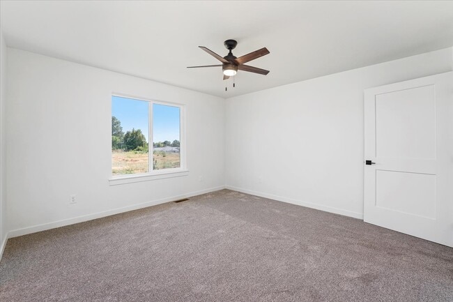 Building Photo - 305 N 18th St