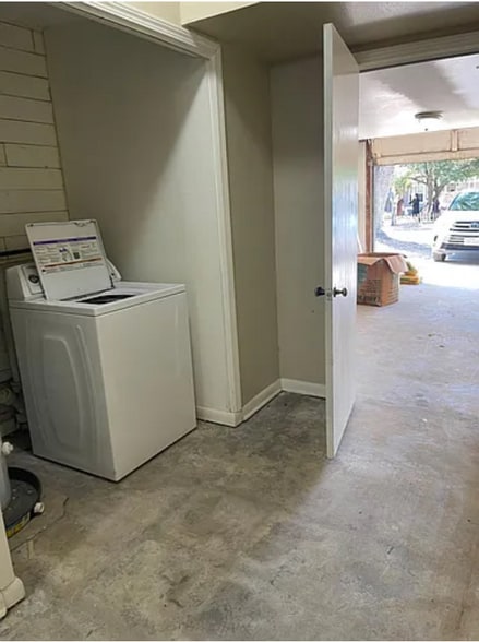 Building Photo - 123 Haverhill Dr